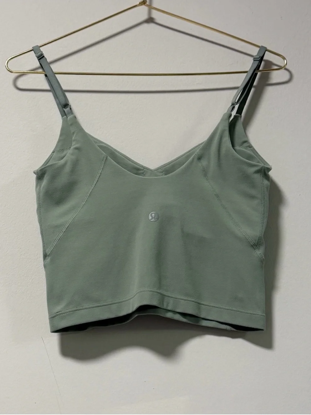 lululemon athletica reposhing this